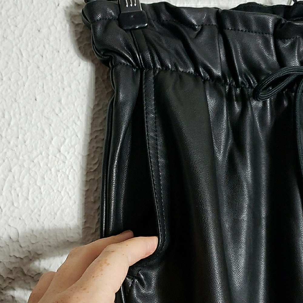 Abercrombie & Fitch Black Faux Leather Paperbag Pants Tie Waist Straight Leg S - Picture 5 of 13